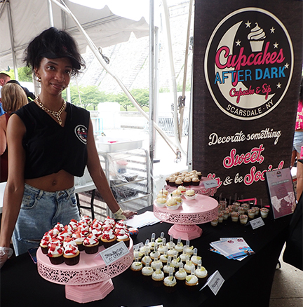 SmallCakes - Cupcakes After Dark - photo by Luxury Experience